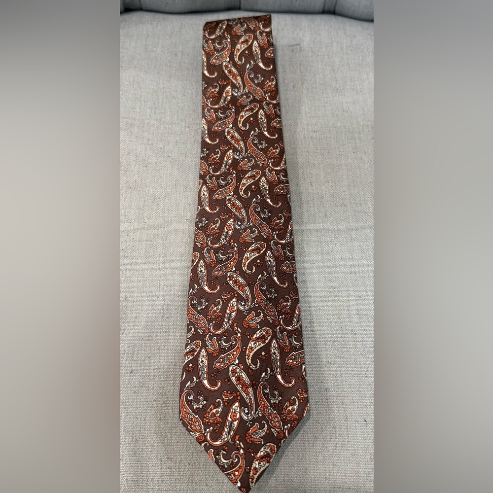 Christian Dior Cravates‎ Brown Paisley Silk Tie